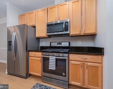 5800 Clipper Lane - Photo Thumbnail 2