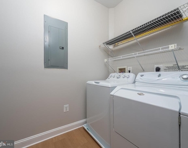 5800 Clipper Lane - Photo Thumbnail 13