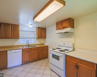 2412 Rocks Road - Photo Thumbnail 29