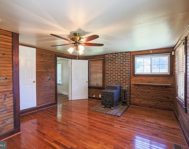 2412 Rocks Road - Photo Thumbnail 16