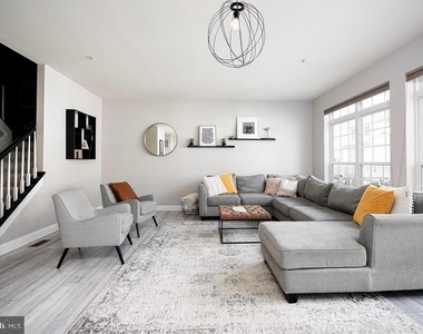 735 Perthshire Place - Photo Thumbnail 11