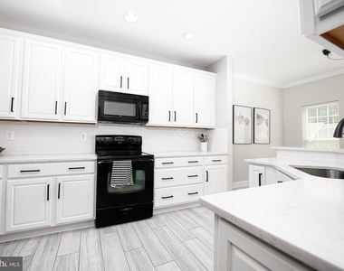 735 Perthshire Place - Photo Thumbnail 15