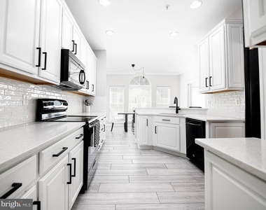 735 Perthshire Place - Photo Thumbnail 16