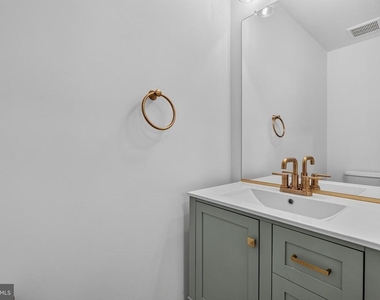 1490 Thurston Road - Photo Thumbnail 10