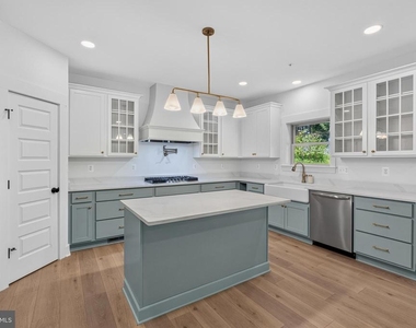 1490 Thurston Road - Photo Thumbnail 11