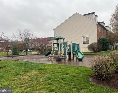 1822 Wheyfield Drive - Photo Thumbnail 22