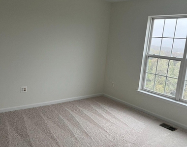1822 Wheyfield Drive - Photo Thumbnail 16