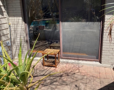 2500 Steck Ave - Photo Thumbnail 2