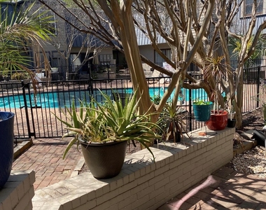 2500 Steck Ave - Photo Thumbnail 1