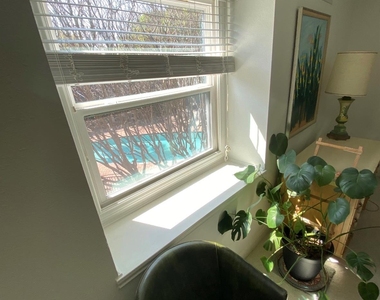 2500 Steck Ave - Photo Thumbnail 7