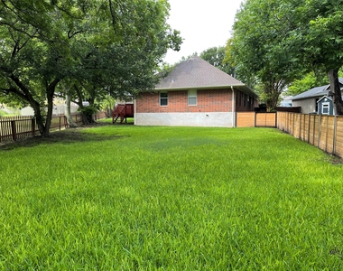 603 Green Field Cv - Photo Thumbnail 13