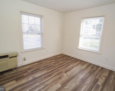 800 Travers Street - Photo Thumbnail 21