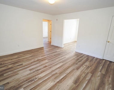 800 Travers Street - Photo Thumbnail 3