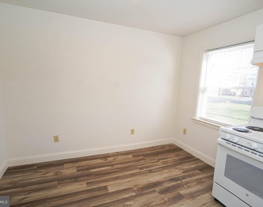 800 Travers Street - Photo Thumbnail 9