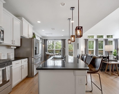 9710 Tanglemede St - Photo Thumbnail 13