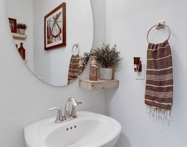 9710 Tanglemede St - Photo Thumbnail 15