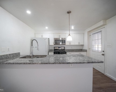 3167 Ryerson - Photo Thumbnail 2
