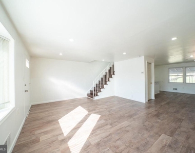 3167 Ryerson - Photo Thumbnail 7