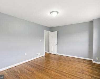 7136 Eastbrook Avenue - Photo Thumbnail 7