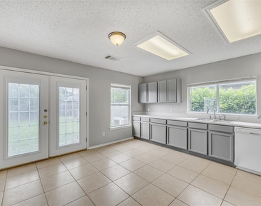 2514 Byfield Dr - Photo Thumbnail 10