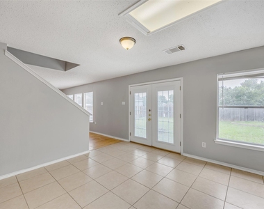 2514 Byfield Dr - Photo Thumbnail 13