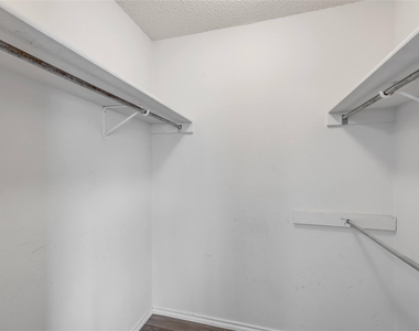 2514 Byfield Dr - Photo Thumbnail 19