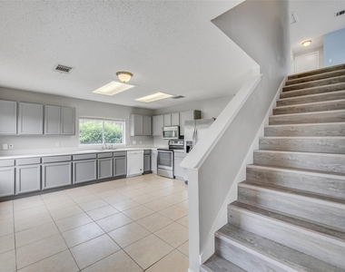 2514 Byfield Dr - Photo Thumbnail 14