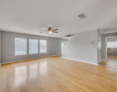 2514 Byfield Dr - Photo Thumbnail 5