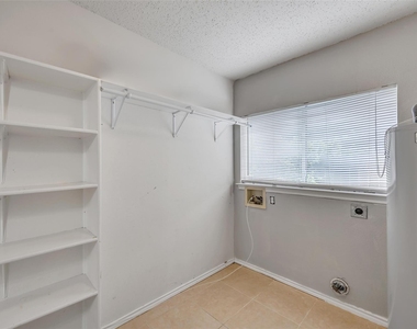 2514 Byfield Dr - Photo Thumbnail 15