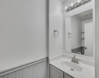 2514 Byfield Dr - Photo Thumbnail 9