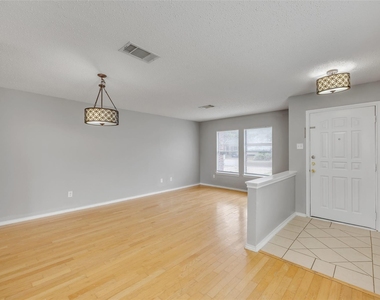 2514 Byfield Dr - Photo Thumbnail 3