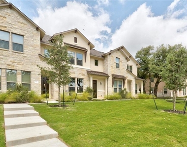 13800 Lyndhurst St - Photo Thumbnail 3