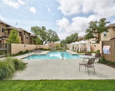 13800 Lyndhurst St - Photo Thumbnail 25
