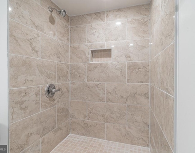413 Rogers Avenue - Photo Thumbnail 16