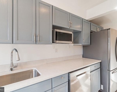 413 Rogers Avenue - Photo Thumbnail 8