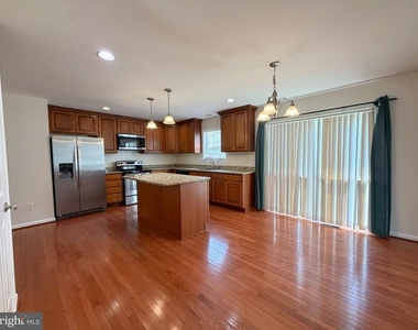 10 S Meadow Court - Photo Thumbnail 2