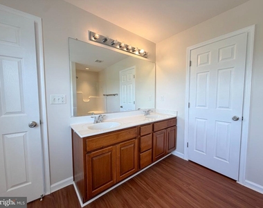10 S Meadow Court - Photo Thumbnail 19