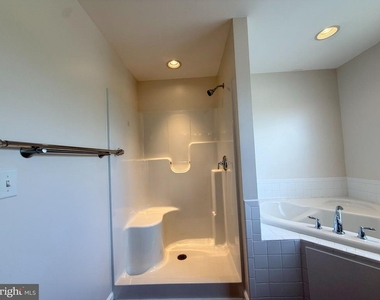 10 S Meadow Court - Photo Thumbnail 17