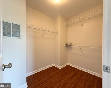 10 S Meadow Court - Photo Thumbnail 16