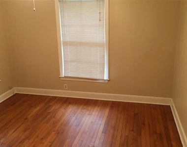 1911 W 38th Street - Photo Thumbnail 3