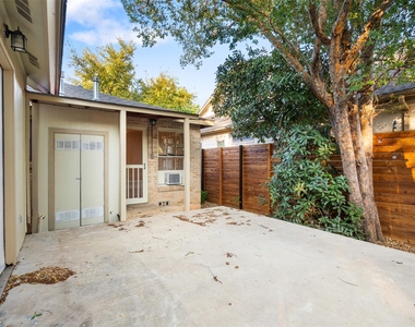 1911 W 38th Street - Photo Thumbnail 21