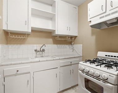 1911 W 38th Street - Photo Thumbnail 12