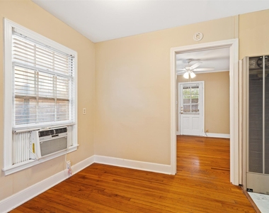 1911 W 38th Street - Photo Thumbnail 8