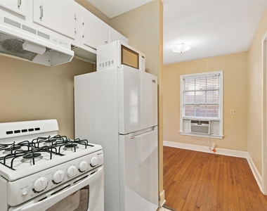 1911 W 38th Street - Photo Thumbnail 11
