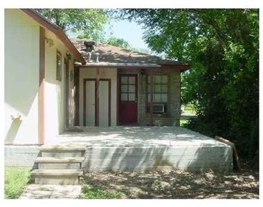 1911 W 38th Street - Photo Thumbnail 4