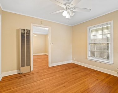 1911 W 38th Street - Photo Thumbnail 17