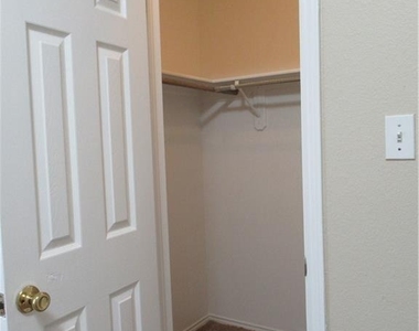 4723 Castleman Dr - Photo Thumbnail 17