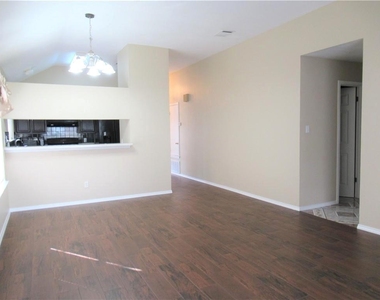 4723 Castleman Dr - Photo Thumbnail 9