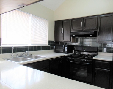 4723 Castleman Dr - Photo Thumbnail 5