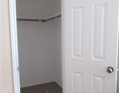4723 Castleman Dr - Photo Thumbnail 20